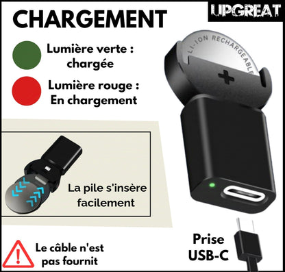 Fond blanc / logo UPGREAT / lumière verte : pile chargée / lumière rouge : pile en chargement / pile  s’insère facilement / câble non fournit / prise usb-c